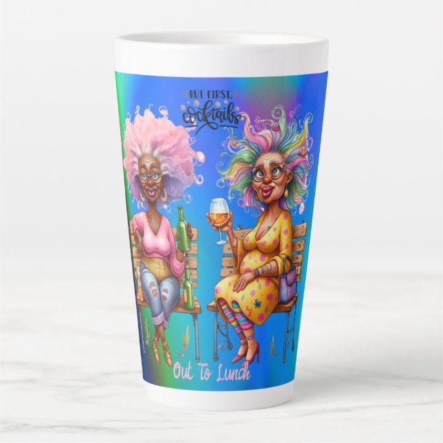 Quirky Wine Lady, aber First Latte Tasse (Vorderseite)