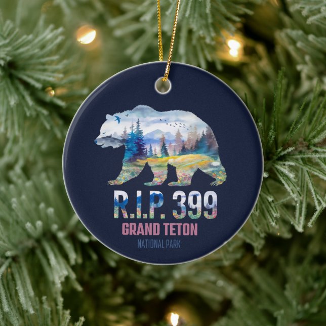 R.I.P. 399 The Queen of the Tetons Bear Keramik Ornament (Baum)