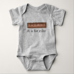 R ist für Ruler Mathematics Math Class School ABCs Baby Strampler<br><div class="desc">Alphabet Brief Spaß! Das Baby Anzug Design zeigt eine originelle Marker-Abbildung eines hölzernen Lineals, mit R IS FOR RULER in einem lustigen Schriftart. Ideal, um ABCs zu lernen. Sehen Sie nicht, wonach Sie suchen? Brauchen Sie Hilfe bei der Anpassung? Klicken Sie auf "Kontakt mit diesem Designer", um etwas für Sie...</div>
