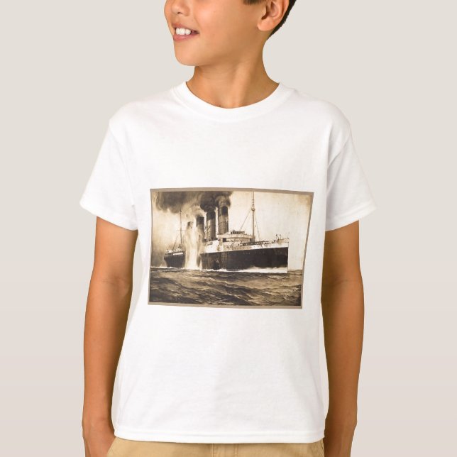 R.M.S. Lusitania geschlagen durch Torpedos weg von T-Shirt (Vorderseite)