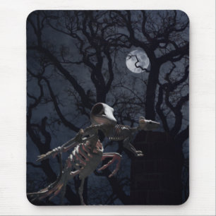 Rabe und Rattenskelett im Mondlicht Mousepad