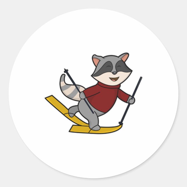 Raccoon als Skifahrer mit Skiern und Skistöcken Runder Aufkleber (Vorderseite)