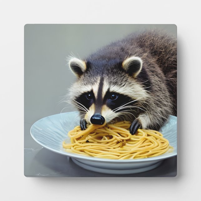 Raccoon Eating Spaghetti Fotoplatte (Vorderseite)