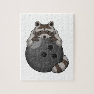 Raccoon im Bowling mit Bowlingball