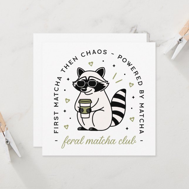 Raccoon mit Matcha-Klub, lustig kawaii-Ästhetik (Vorderseite/Rückseite Beispiel)