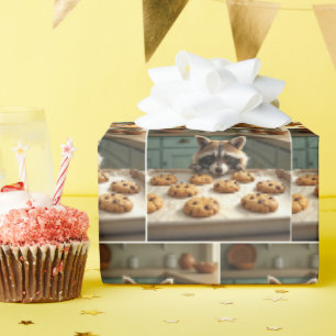 Raccoon mit Schokolade Chip Cookies Geschenkpapier