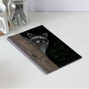 Raccoon Peeking von Behind Tree Nature Foto Notizblock