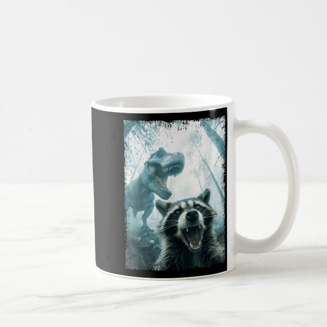 Raccoon Selfie With Tyrannosaurus T Rex Adventure  Kaffeetasse (Rechts)