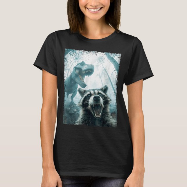 Raccoon Selfie With Tyrannosaurus T Rex Adventure  T-Shirt (Vorderseite)