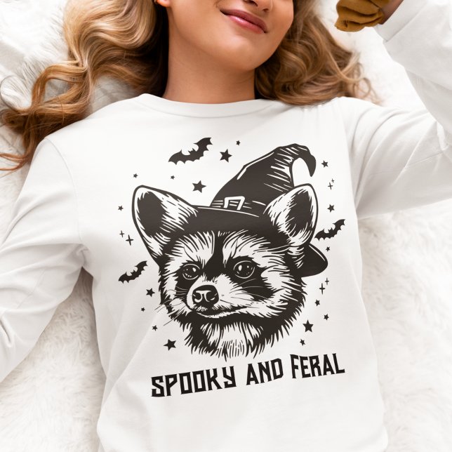 Raccoon Spooky and Feral Halloween witch Tri-Blend Shirt (Von Creator hochgeladen)