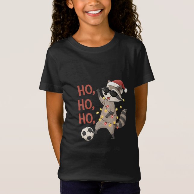 Raccoon with lights and Christmas hat playing socc T-Shirt (Vorderseite)