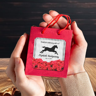 Racehorse und Rote Rosen Derby Brautparty Quadratischer Aufkleber
