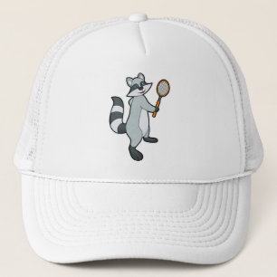 Racoon als Tennisspieler mit Tennisschläger Truckerkappe