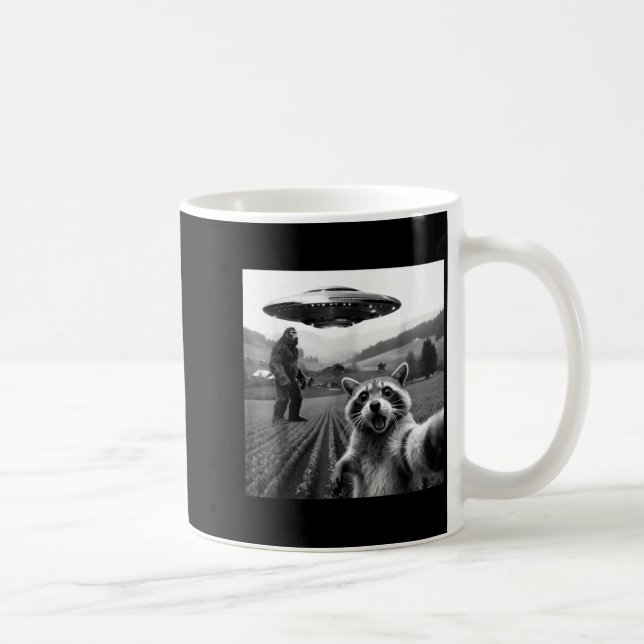 Racoon Bigfoot Selfie Ufo Funny Racoon Alien Bigfo Kaffeetasse (Rechts)