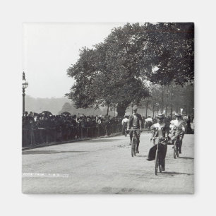 Radfahren in Hyde Park, c.1910 Magnet