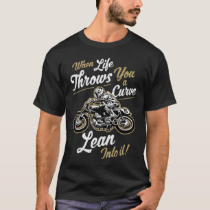 Radfahrer zitiert lustiges T-Shirt