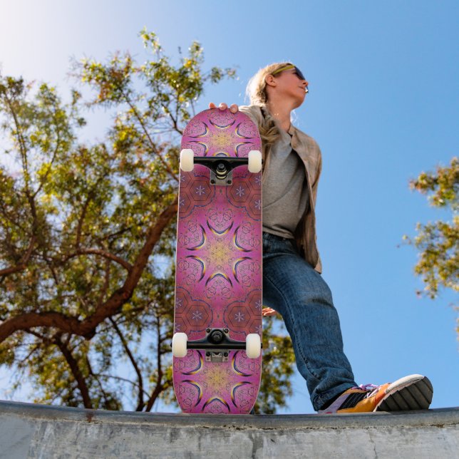 Radiant Heart Kaleidoskop Skateboard (Außen 1)
