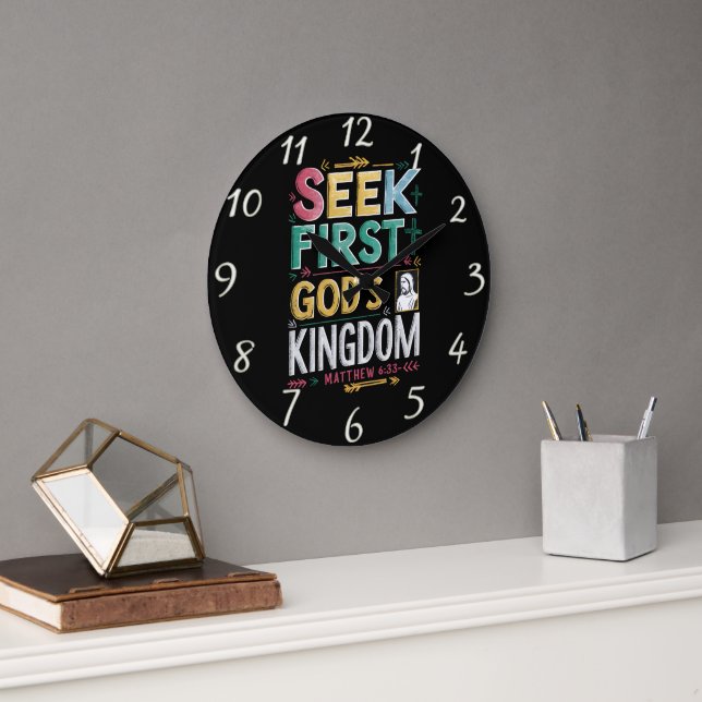 Radiant Pursuit: Seek First Gods Kingdom Große Wanduhr (Büro)
