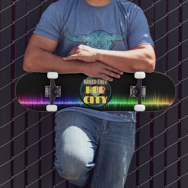 Radio Free Hub City Skateboard (Außenbereich 3)