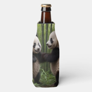 Rafraichisseur De Bouteilles Pandas Bébés En Jeu Dans Une Forêt De Bambou,