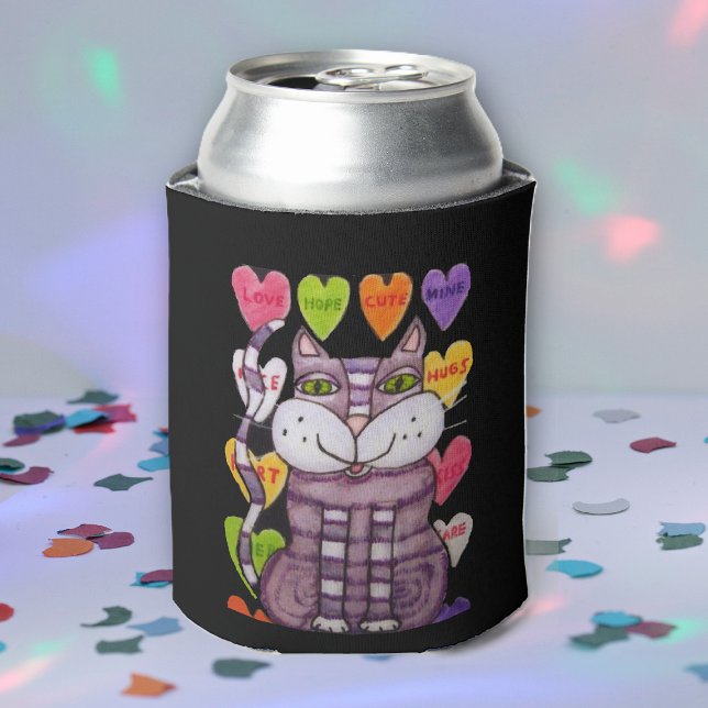 Rafraichisseur De Cannettes Candy Heart Purple Chat Valentine (Valentine purple striped cat green eyes wall of candy hearts with sayings on black drink can cooler.)