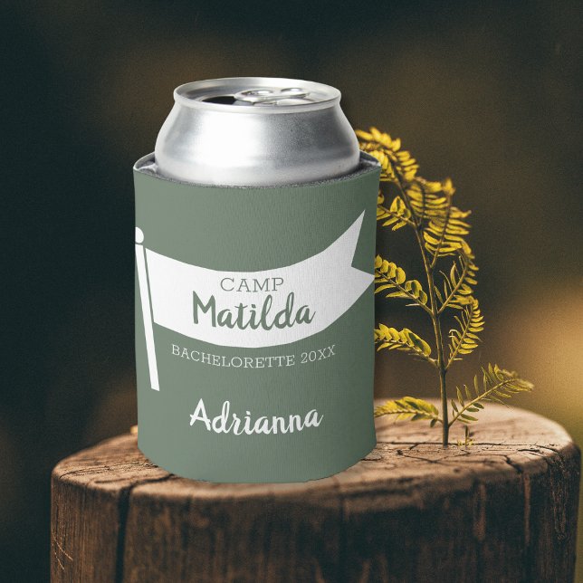 Rafraîchisseur Pour Canette Camp Bachelorette Mountain Drapeau vert Camping (camp bachelorette party can cooler camping bachelorette )