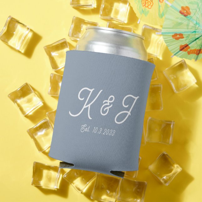 Rafraîchisseur Pour Canette Dusty Blue Wedding Favor Monogrammed (Été in situ)