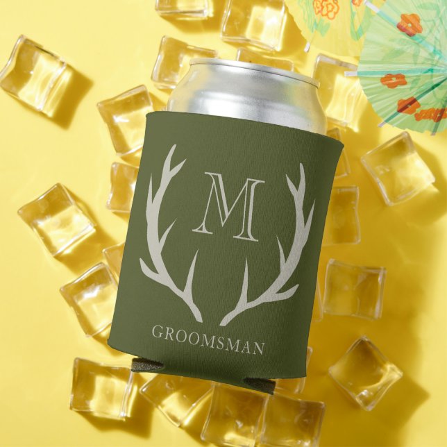Rafraîchisseur Pour Canette Rustic Army Green Antler Personnalisé Groomsmen Ca (Été in situ)