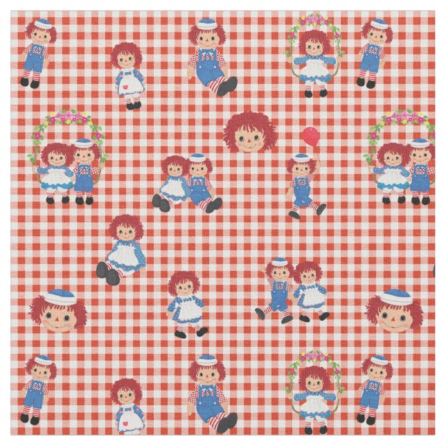 Raggedy Ann und Andy auf Red Gingham Stoff (Nahaufnahme)