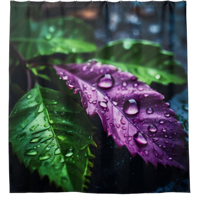"Rain-Kissed Blätter: Nature's Palette" Duschvorhang (Vorderseite)