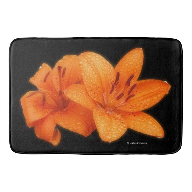 Rain-Kissed Orange Asiatic Tiger Lilies Badematte (Vorderseite)