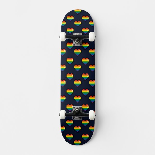 Rainbow 8 Bit Herzmuster Skateboard (Vorderseite)