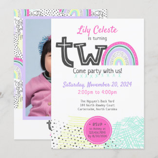 Rainbow Baby Girl 2. Geburtstag Kawaii Doodle Foto Einladung