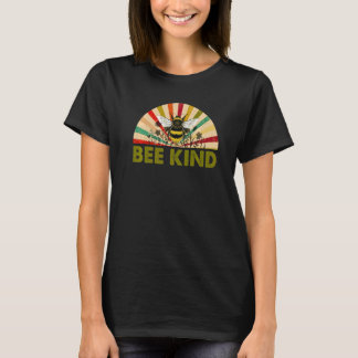 Rainbow be kind Retro Girl Vintage Bee Grap T-Shirt
