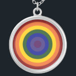 Rainbow Bullseye Versilberte Kette<br><div class="desc">Konzentrische Kreise bilden einen regenbogenfarbenen Stierkampf. Der äußerste Kreis ist rot, gefolgt von orange, gelb, grün, blau, indigo und endet mit violett in der Mitte. Feiern Sie Ihren LGBT-Stolz oder Ihre Liebe von Regenbogen! Digitales 7500 x 7500 Pixel Bild. Copyright ©2011 Claire E. Skinner, Alle Rechte vorbehalten.</div>