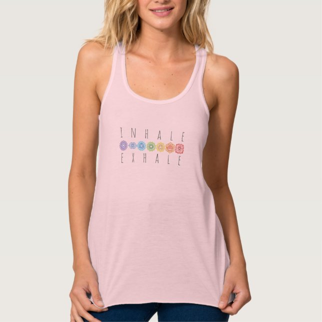 Rainbow Chakras Inhale Exhale Yoga Tank Top (Vorderseite)