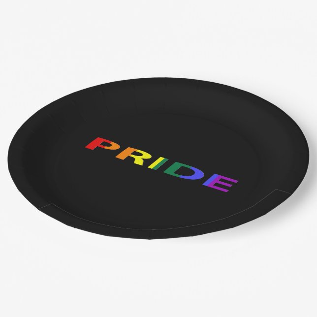 Rainbow Colored Pride Word Pappteller (Schrägansicht)