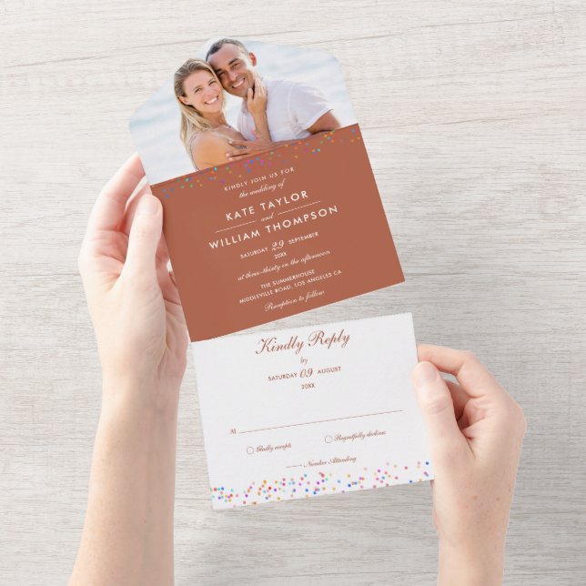 Rainbow Confetti Monogram Foto Terracotta Wedding All In One Einladung (Abreißen)