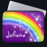 Rainbow-farbige Kids-Namen lila Laptopschutzhülle<br><div class="desc">Grafischer lila Himmel farbenfrohe Regenbogensterne Gehäuse,  personalisieren mit Ihrem eigenen Namen,  liest derzeit Juliana. Entworfen von Sarah Trett für www.mylittleeden.com auf Zazzle.</div>