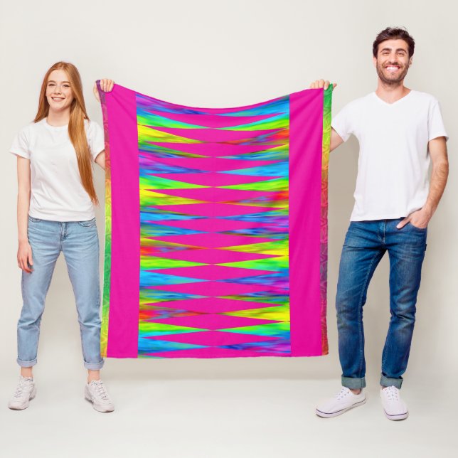 [Rainbow Fiesta] Harlequin Geometric Hot Pink Fleecedecke (Beispiel)