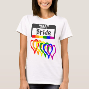 Rainbow Flag Hearts Bride Name Abzeichen Hochzeit T-Shirt