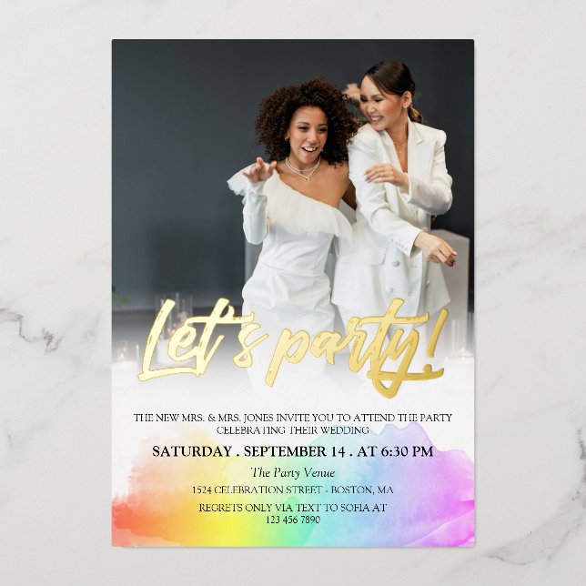 Rainbow Gold Brush Script Let's Party Foto Folieneinladung (Vorderseite)