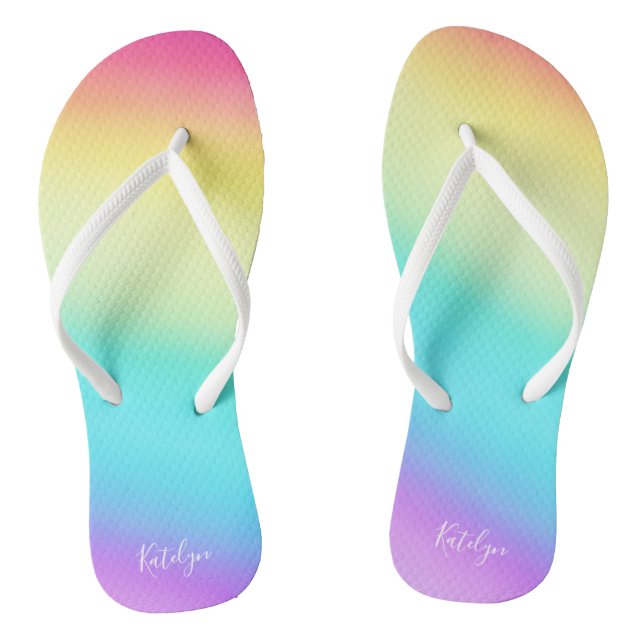 Rainbow Gradient Gay Pride Parade Chic Monogram Flip Flops (Fußbett)