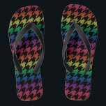 Rainbow-Hahnentrittmuster Flip Flops<br><div class="desc">Dieses stilvolle Hahnentrittmuster mit Schwarz und Regenbogen ist ein Muss. Ändern Sie die Größe des Hahnentrittmusters, indem Sie das Signaturbild anpassen. Fügen Sie auch ein Monogramm hinzu! Achten Sie auf die Abstimmung des Zubehörs. Sie eignen sich ideal für Hochzeiten als Wechsel zu komfortablen Schuhen während des Empfangs.</div>