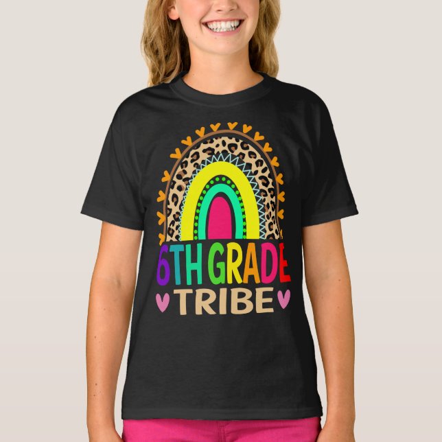 Rainbow Leopard der 6. Klasse bis zur Schule T-Shirt (Vorderseite)