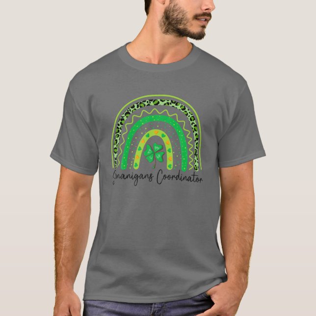 Rainbow Leopard Shenanigans Coordinator Patrick’s T-Shirt (Vorderseite)