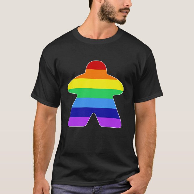 Rainbow Meeple T-Shirt (Vorderseite)