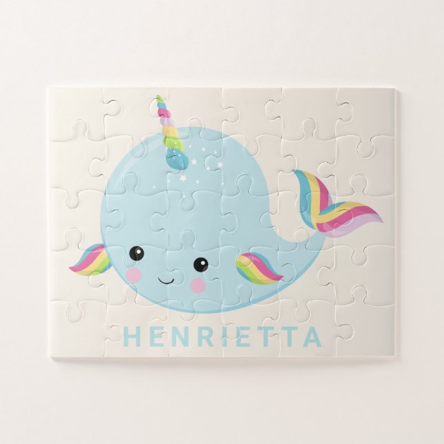 Rainbow Narwhal Kawaii Muster Pastel Blauer Name (Horizontal)