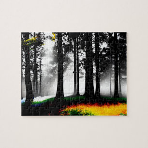 Rainbow Paint Spritzer auf Silhouette Forest