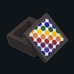 Rainbow Polka Dots on White Schmuckkiste<br><div class="desc">Rainbow-farbene Polka-Punkte sind in Reihen auf weißem Hintergrund angeordnet. Die Offsetreihen bilden Diagonalen jeder Farbe: violett, indigo, blau, grün, gelb, orange und rot. Der weiße Hintergrund ist tatsächlich transparent, sodass Sie ihn ändern können, wenn Sie möchten. Klicken Sie einfach auf den Knopf "Anpassen!" und wählen Sie dann in der Sidebar...</div>